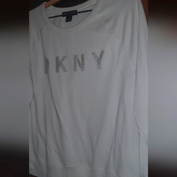 🌟3/50 DKNY White Sweatshirt - Picture 2 of 8